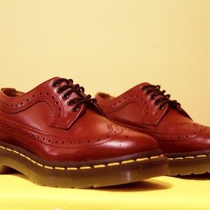 Dr. Martens Cherry 3989 w. Yellow Stitch